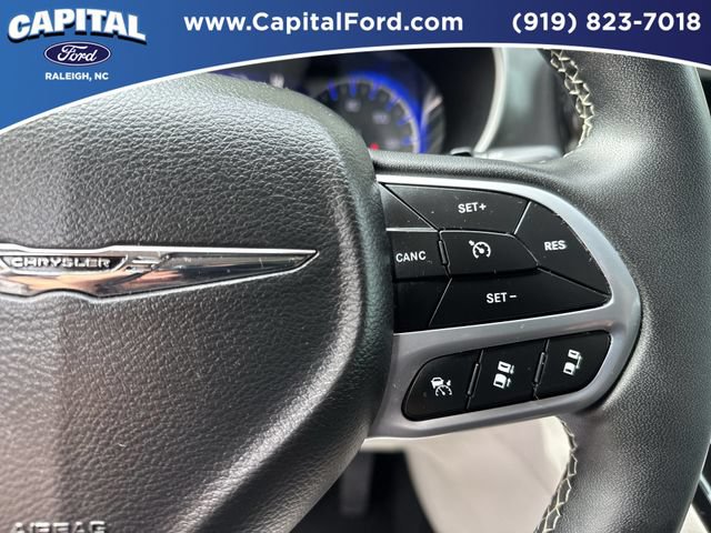Used 2024 Chrysler Pacifica Touring-L FWD image 22