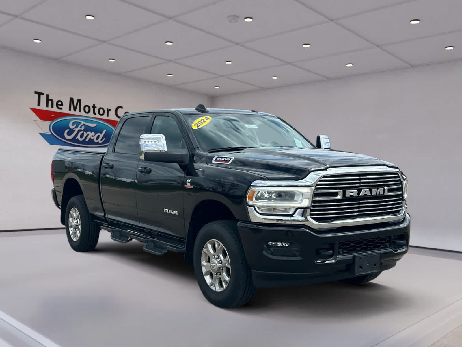Used 2024 RAM 2500 Laramie AWD/4WD image 3