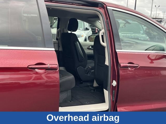 Used 2022 Chrysler Voyager LX FWD image 26