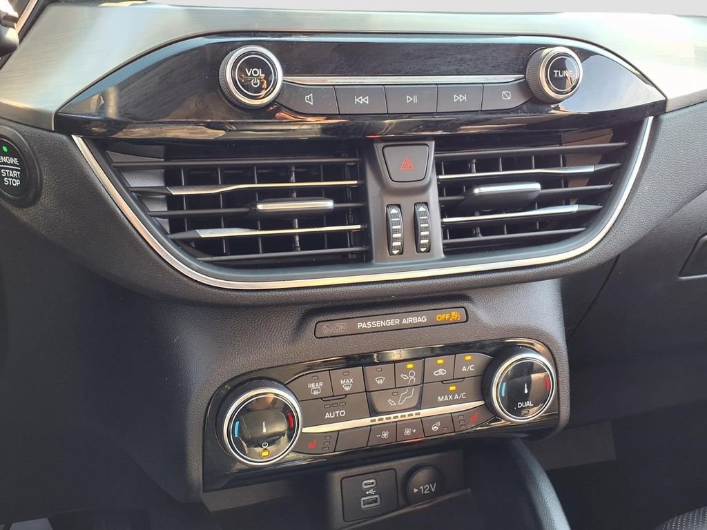 Certified 2022 Ford Escape Titanium AWD/4WD image 14