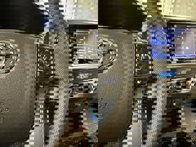 Used 2022 Toyota Tacoma SR5 image 13