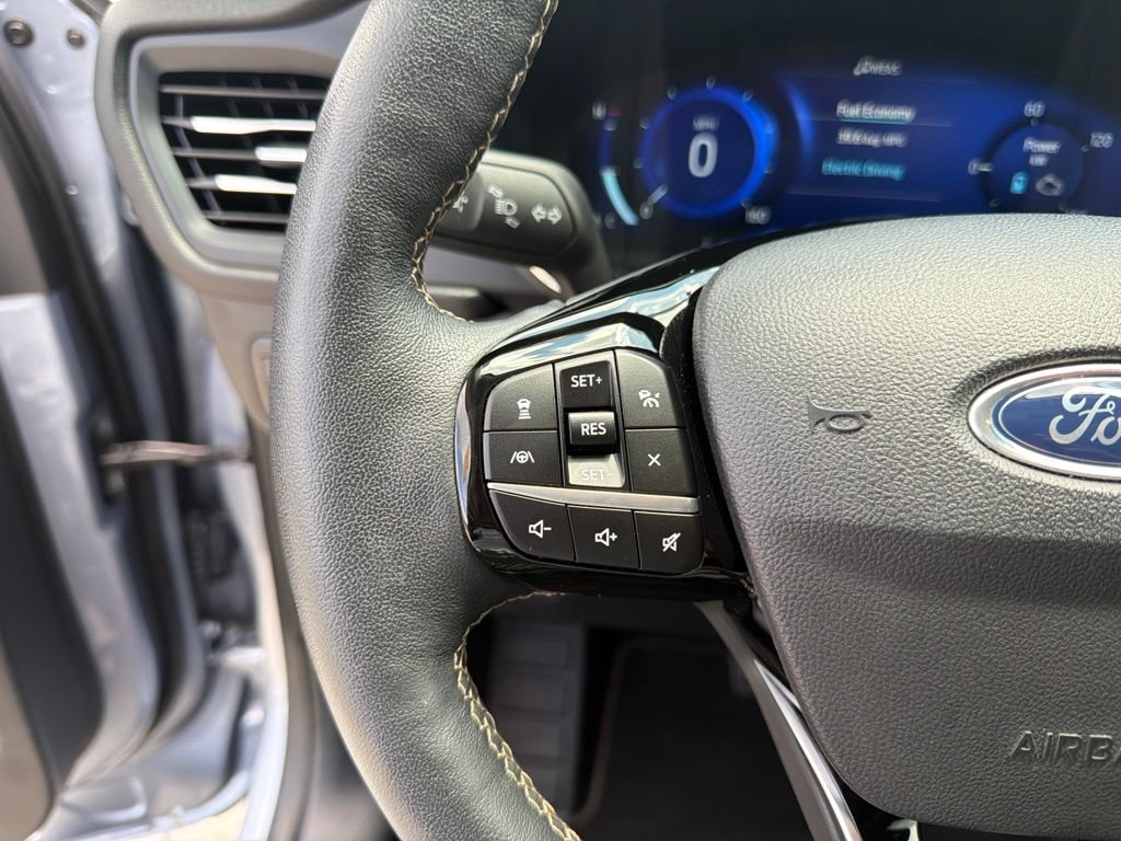 Certified 2022 Ford Escape Titanium w/ Titanium Elite Package FWD image 21