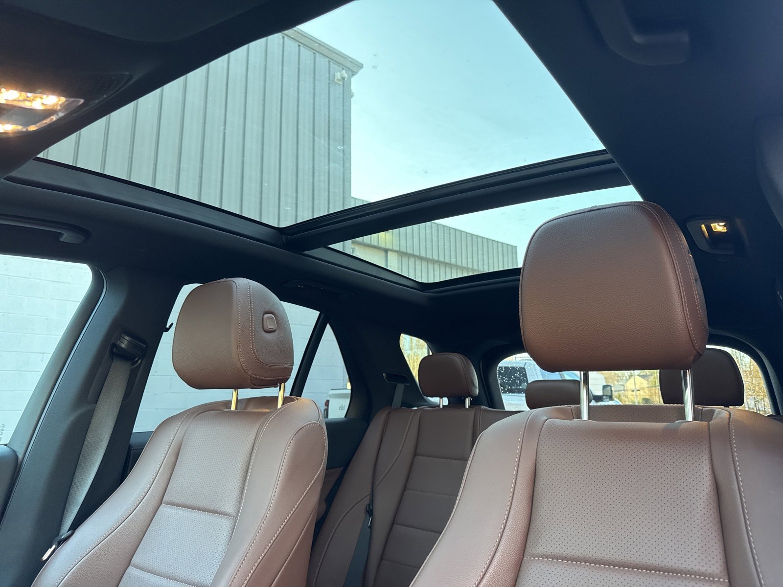 Used 2024 Mercedes-Benz GLE 350 4MATIC image 11