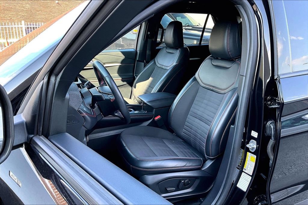 Certified 2025 Ford Explorer ST-Line w/ ST-Line Street Pack AWD/4WD image 23