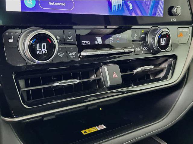 Used 2023 Toyota Highlander XLE FWD image 18