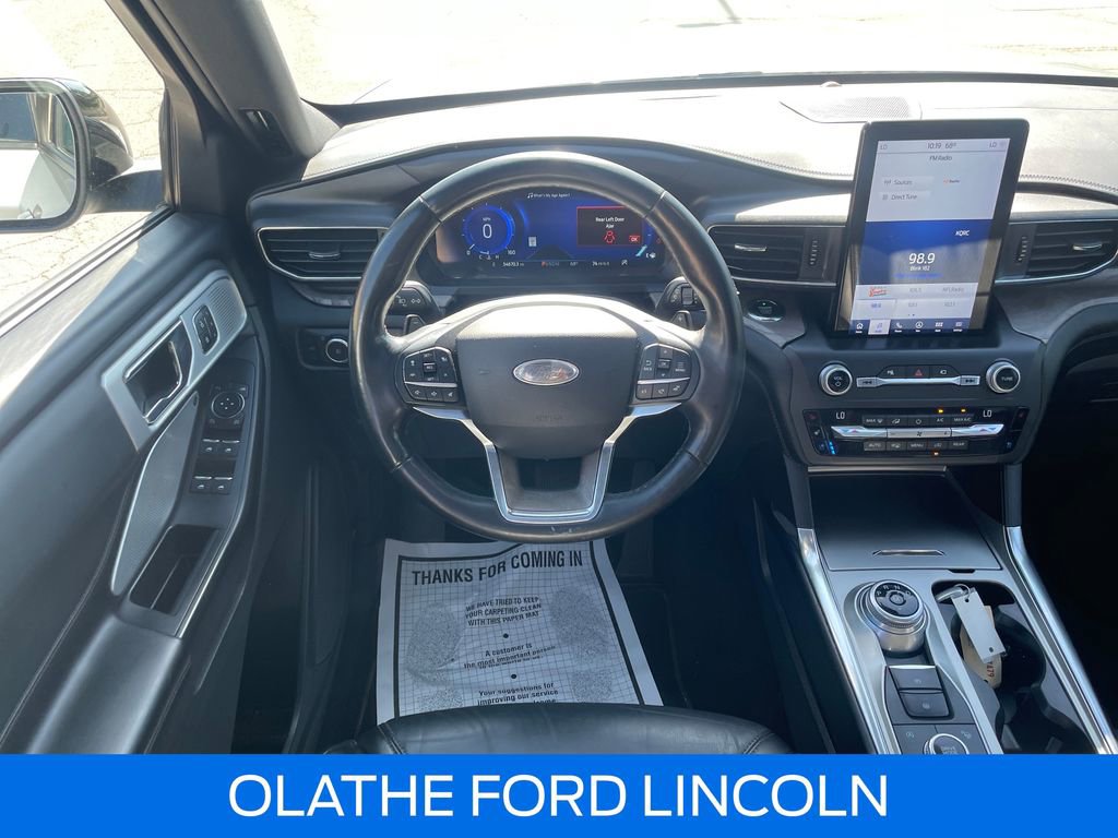 Certified 2020 Ford Explorer Platinum w/ Premium Technology Package AWD/4WD image 17