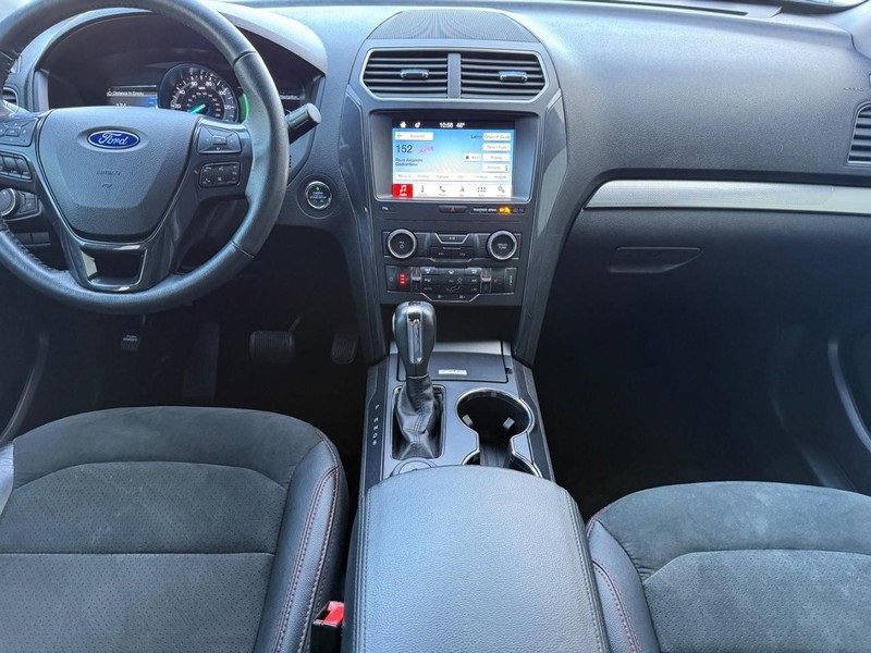 Certified 2019 Ford Explorer XLT w/ Equipment Group 202A image 11