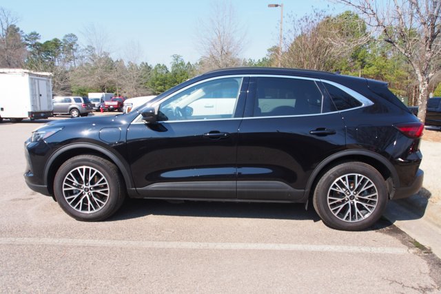 Certified 2025 Ford Escape SE w/ PHEV Premium Package image 4