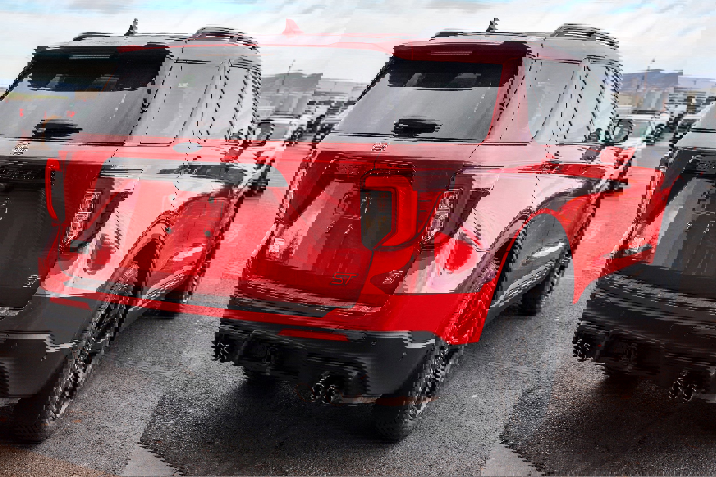 Certified 2020 Ford Explorer ST w/ ST Street Pack image 5