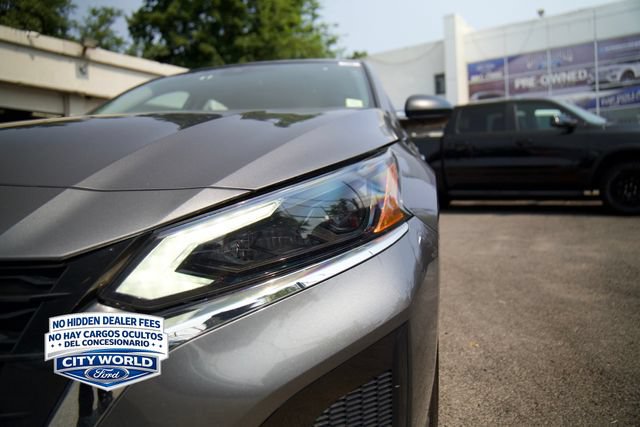 Used 2025 Nissan Altima 2.5 SV FWD image 7