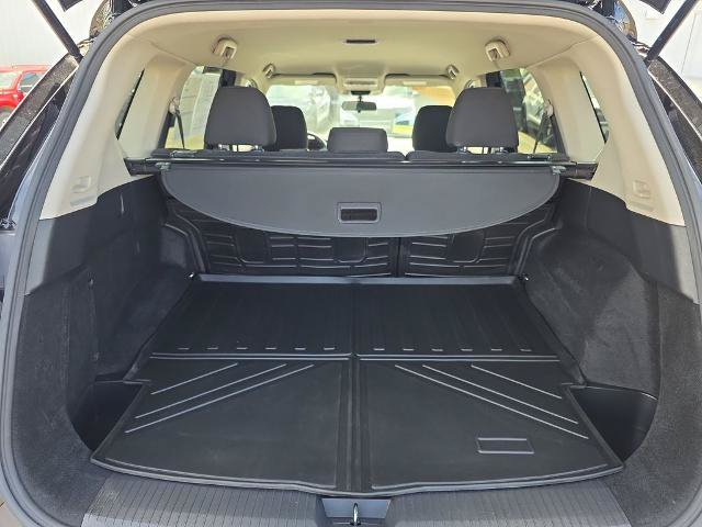 Used 2023 Nissan Rogue S AWD/4WD image 31
