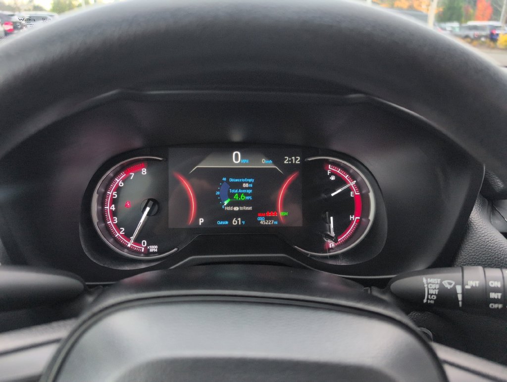 Used 2025 Toyota RAV4 XLE AWD/4WD image 21