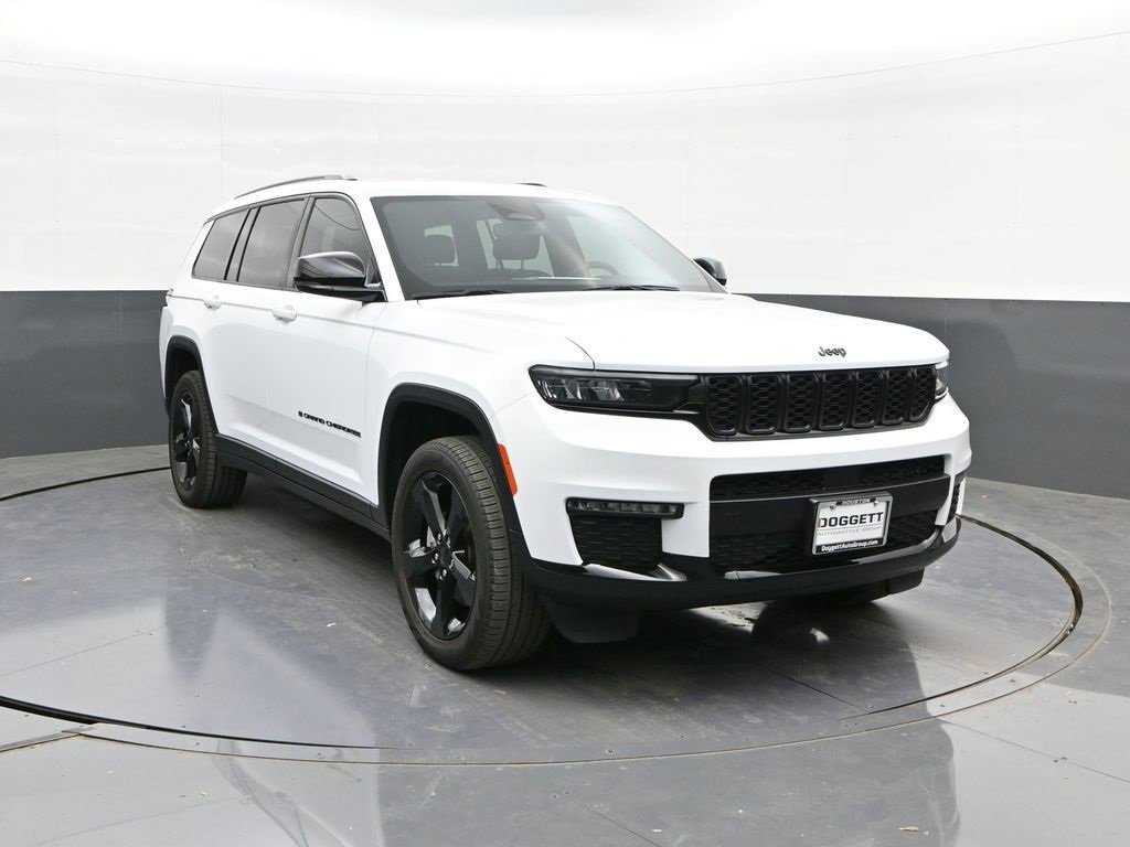 Used 2024 Jeep Grand Cherokee L Limited w/ Black Appearance Package image 22