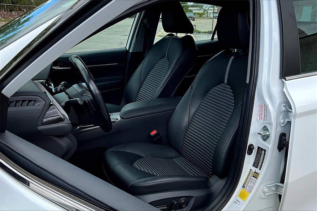Used 2024 Toyota Camry SE image 23