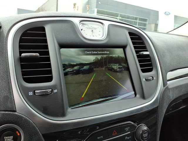 Used 2021 Chrysler 300 Touring L image 25