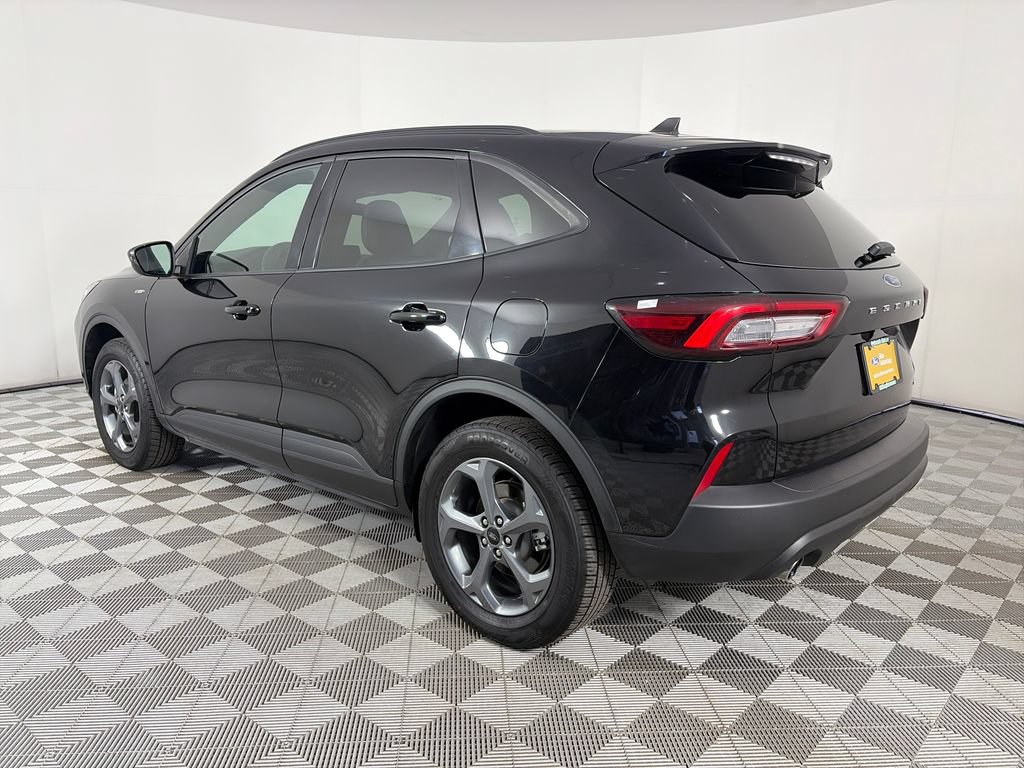 Certified 2025 Ford Escape ST-Line Select AWD/4WD image 5