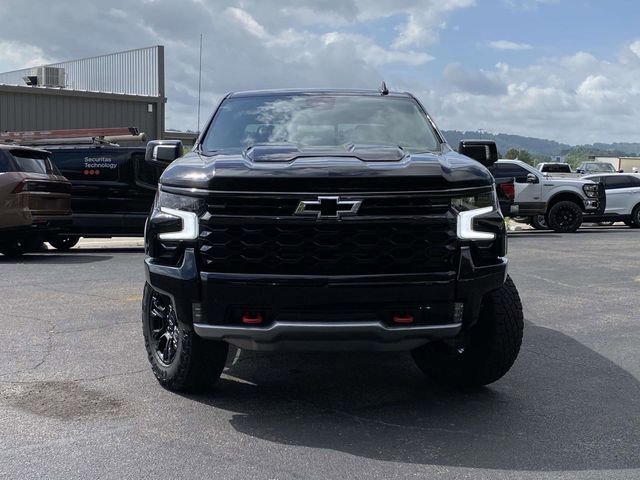 Used 2024 Chevrolet Silverado 1500 ZR2 w/ Technology Package AWD/4WD image 9