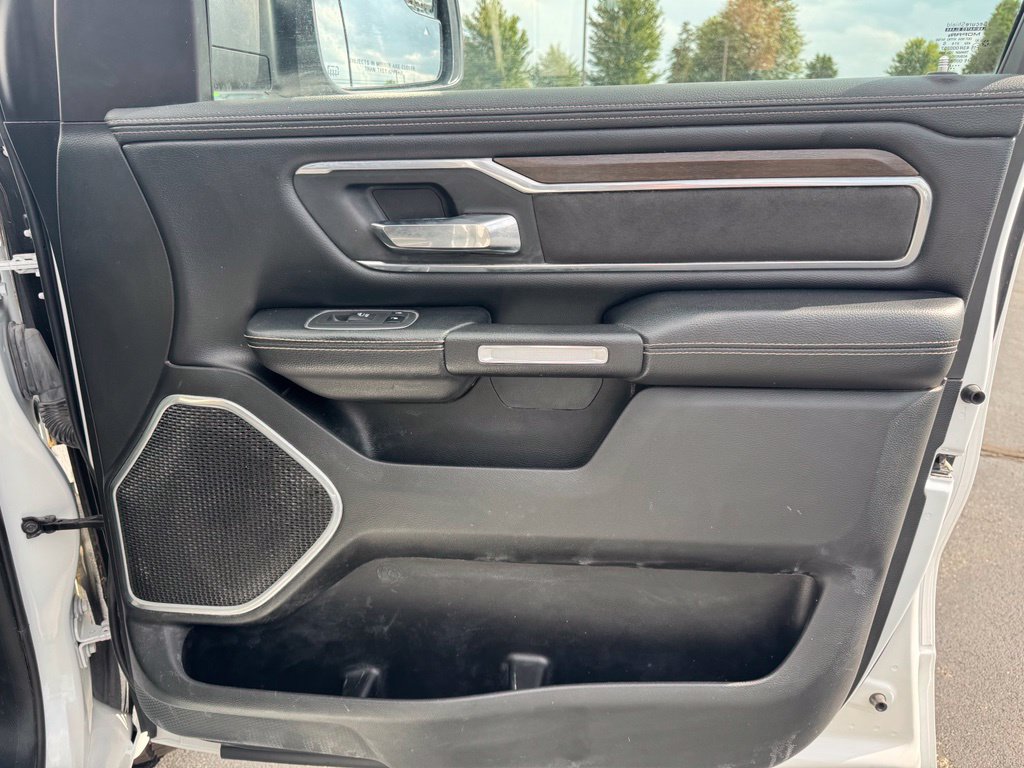 Used 2022 RAM 1500 Laramie AWD/4WD image 14