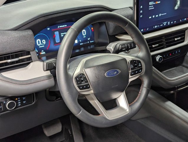 Certified 2025 Ford Explorer Active AWD/4WD image 9