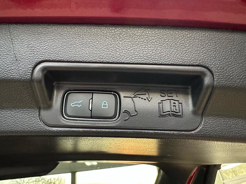 Certified 2022 Ford Explorer Limited w/ Equipment Group 301A image 30