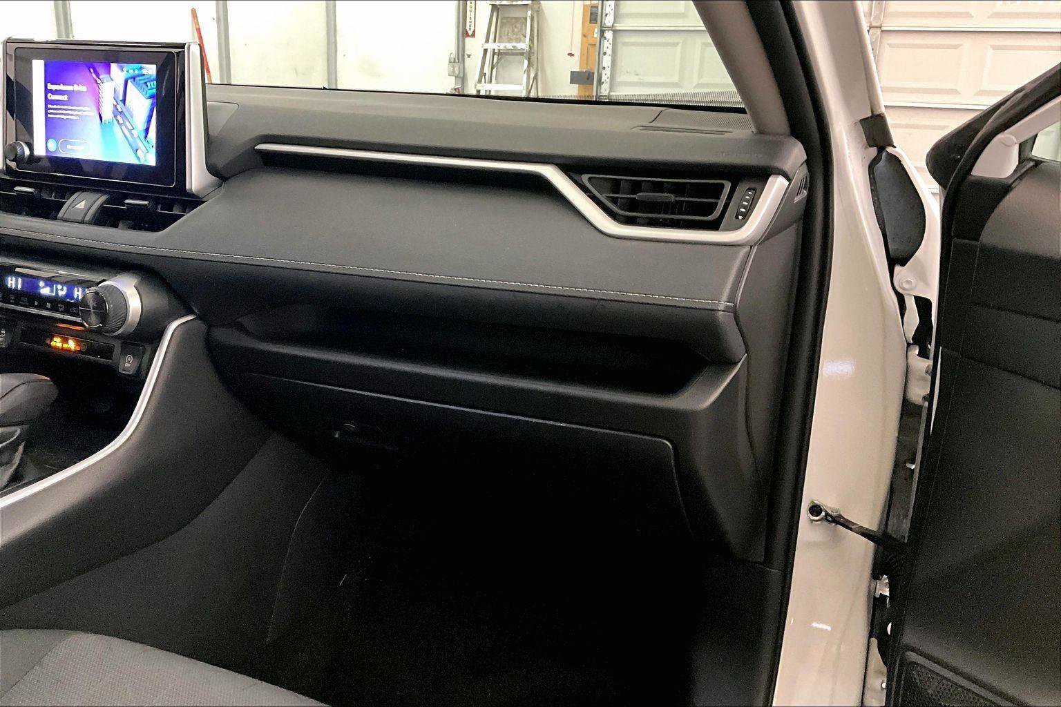 Used 2023 Toyota RAV4 XLE image 15