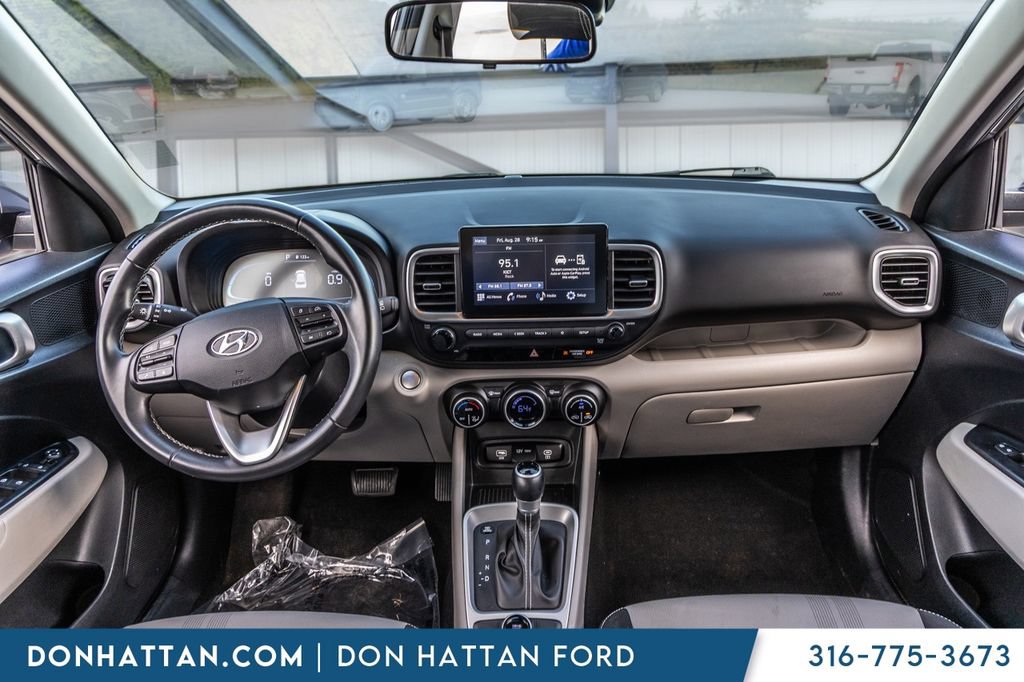 Used 2025 Hyundai Venue SEL FWD image 5