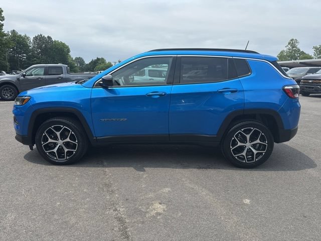 Used 2024 Jeep Compass Latitude AWD/4WD video 2