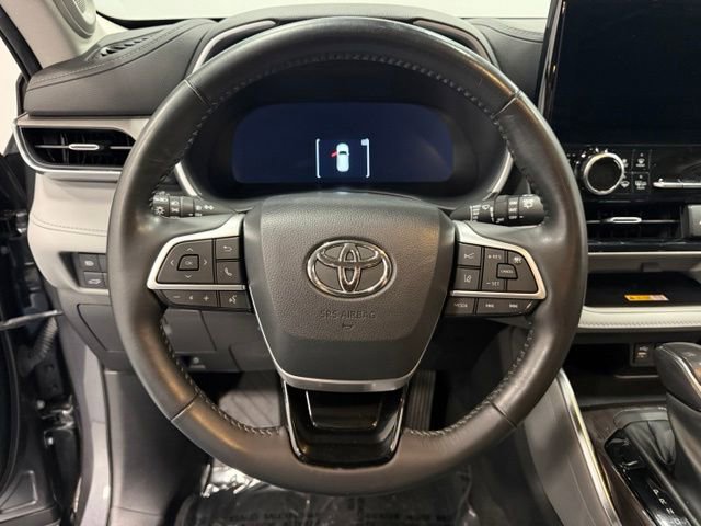 Used 2023 Toyota Highlander Limited AWD/4WD image 22