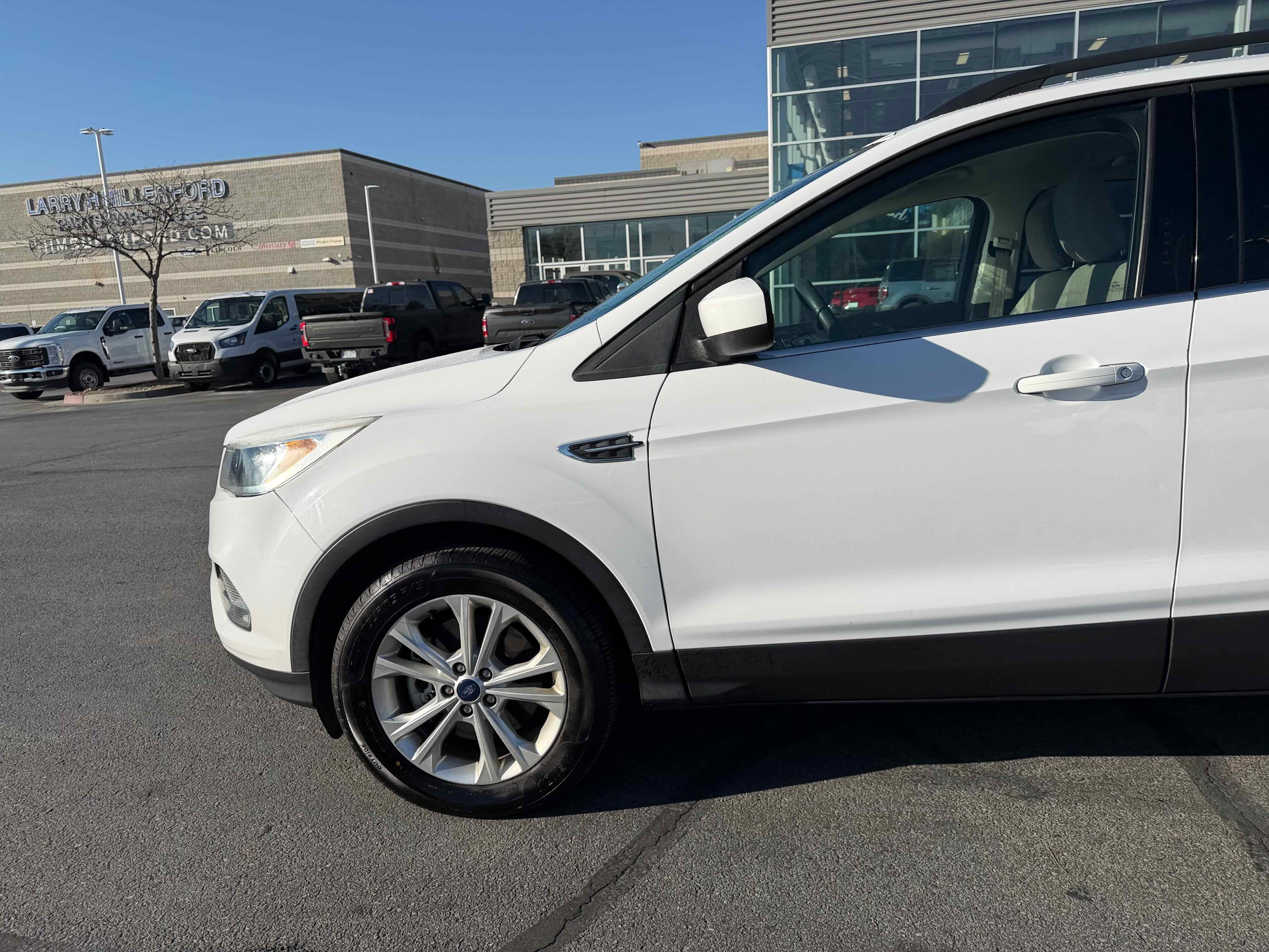 Certified 2018 Ford Escape SE image 12