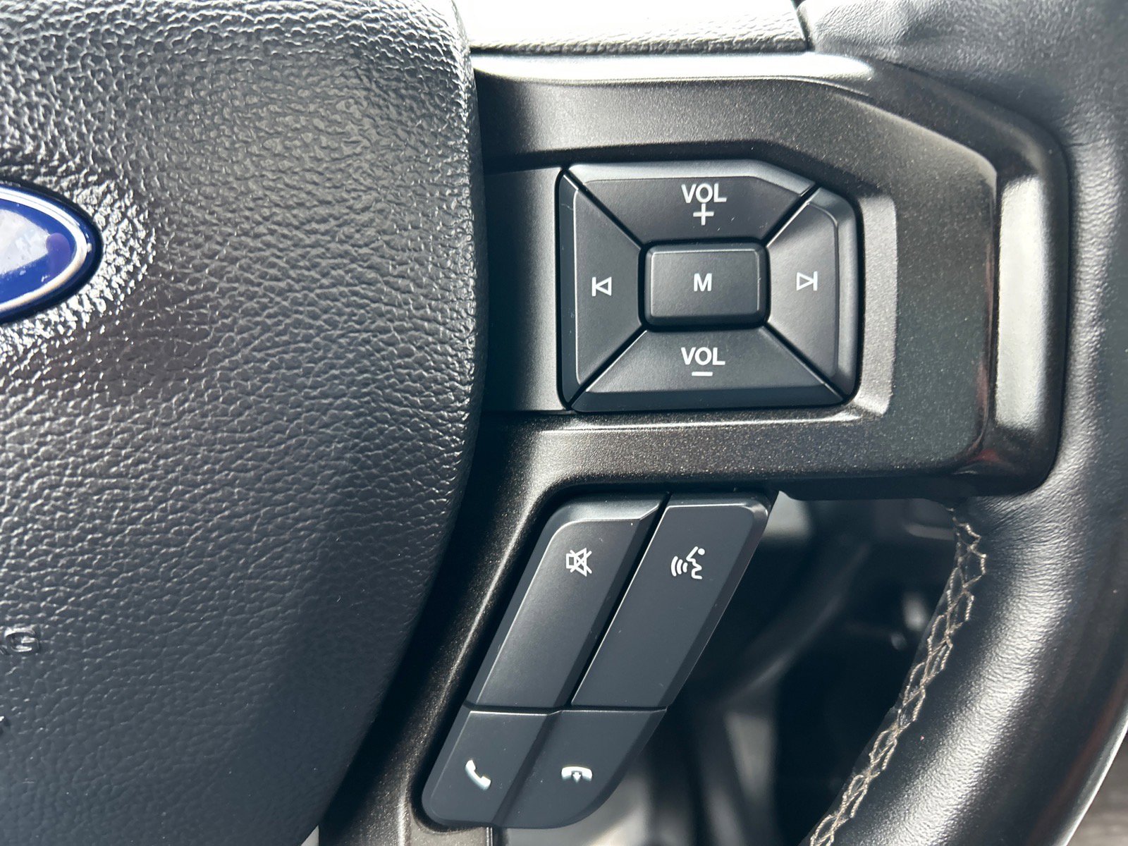 Certified 2020 Ford Expedition Limited w/ Special Edition Package image 29