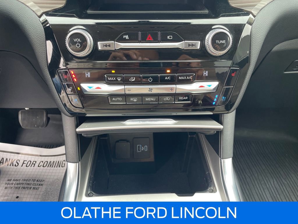 Certified 2021 Ford Explorer Limited w/ Equipment Group 301A image 13