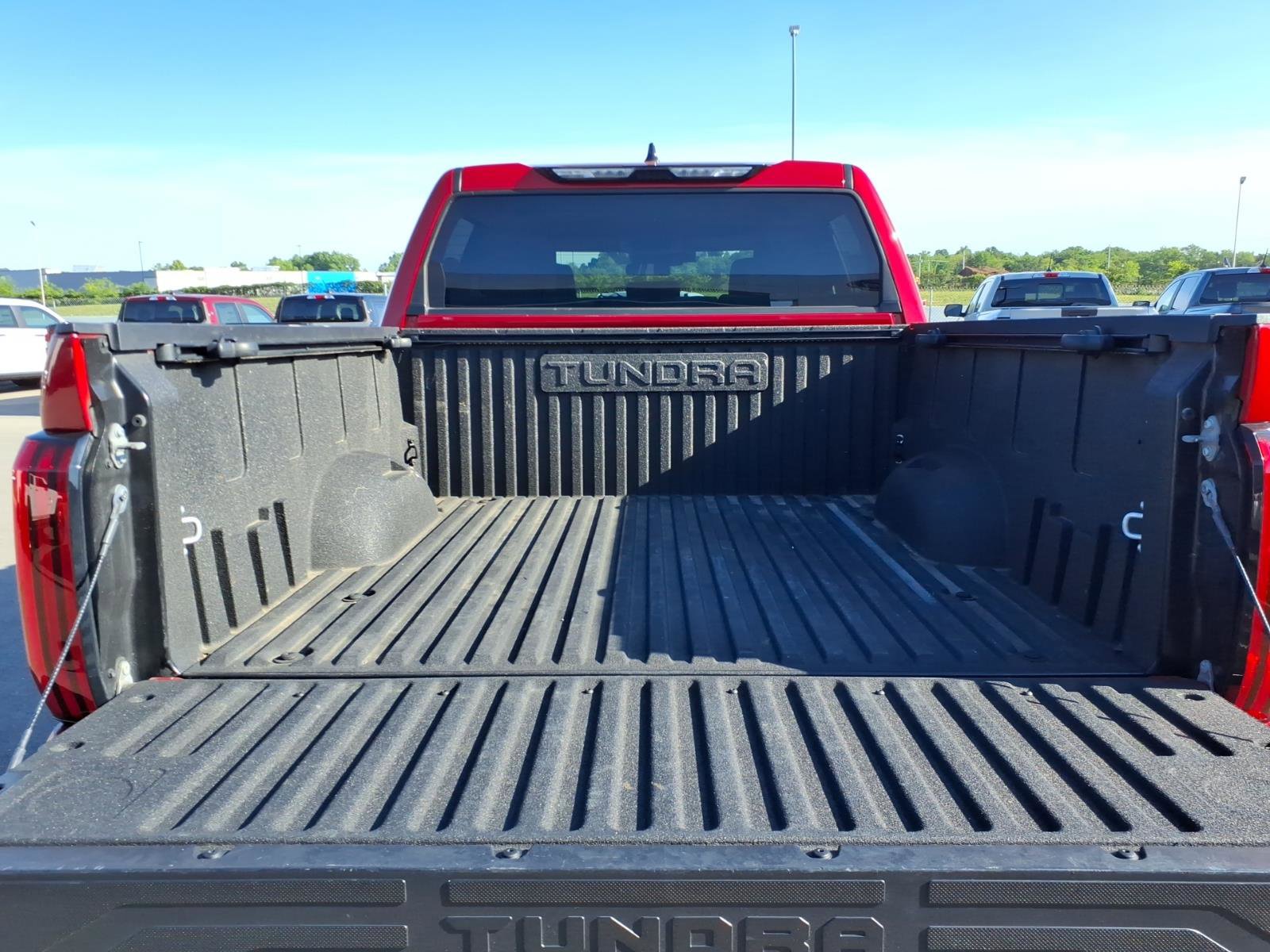 Used 2022 Toyota Tundra SR5 AWD/4WD image 10