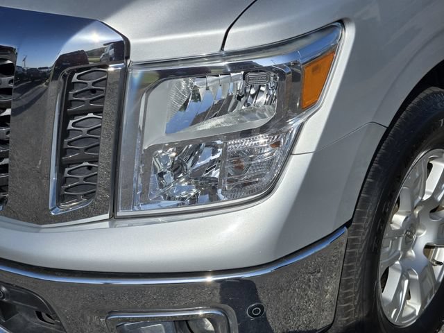 Used 2017 Nissan Titan SV RWD image 8