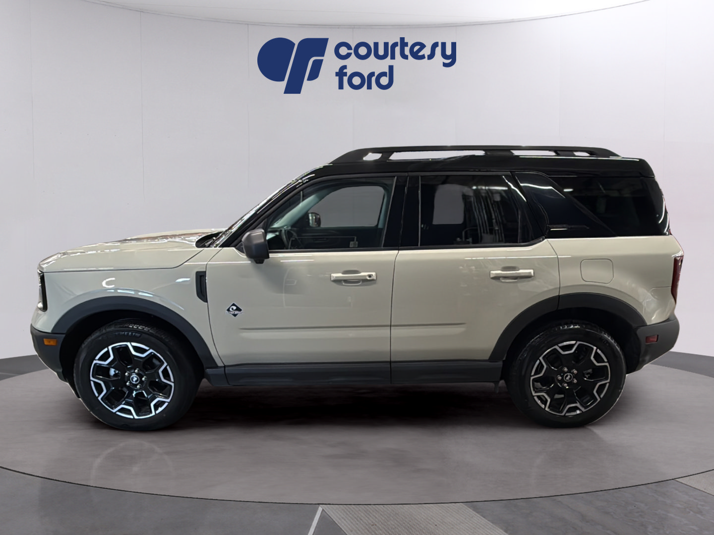 Certified 2025 Ford Bronco Sport Outer Banks w/ Outer Banks Tech Package+ AWD/4WD image 4