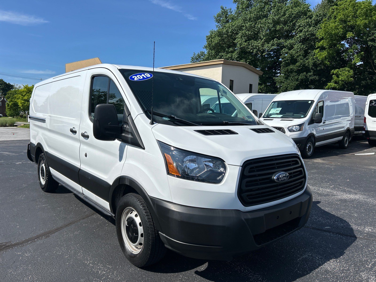 Certified 2019 Ford Transit 150 130 Low Roof RWD image 3
