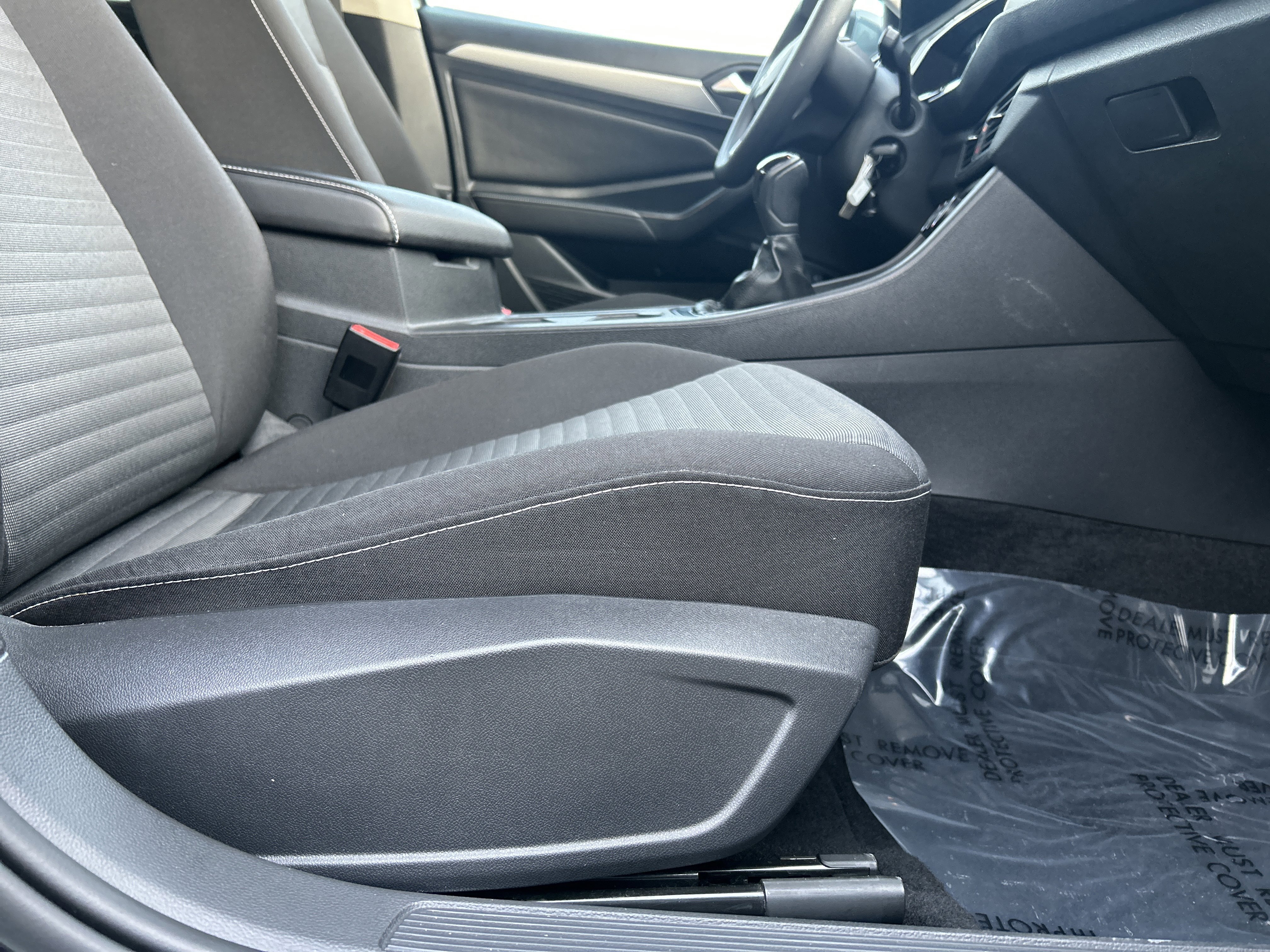 Used 2023 Volkswagen Jetta S image 33