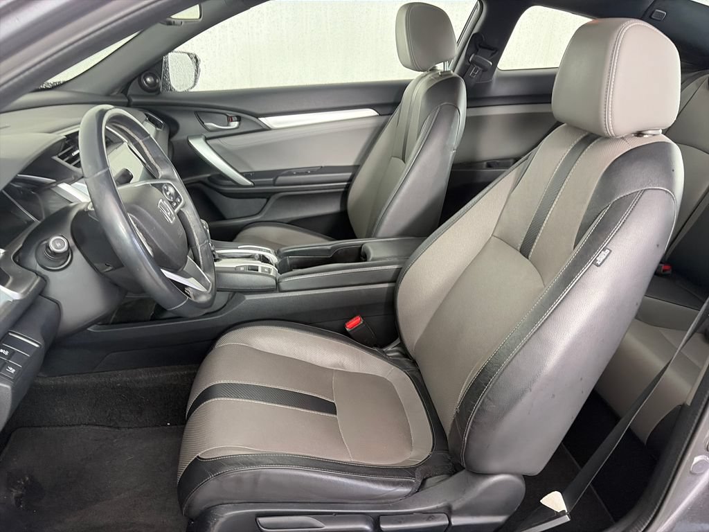 Used 2017 Honda Civic Touring image 11