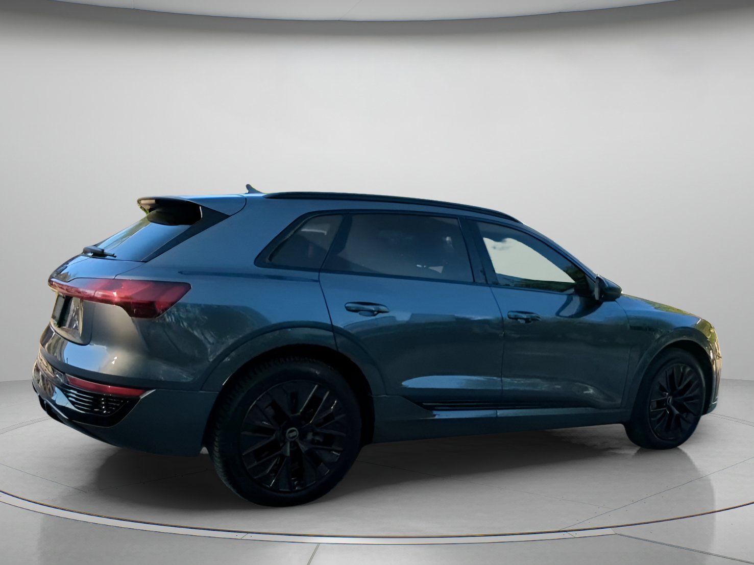 Used 2024 Audi Q8 e-tron Prestige AWD/4WD image 29