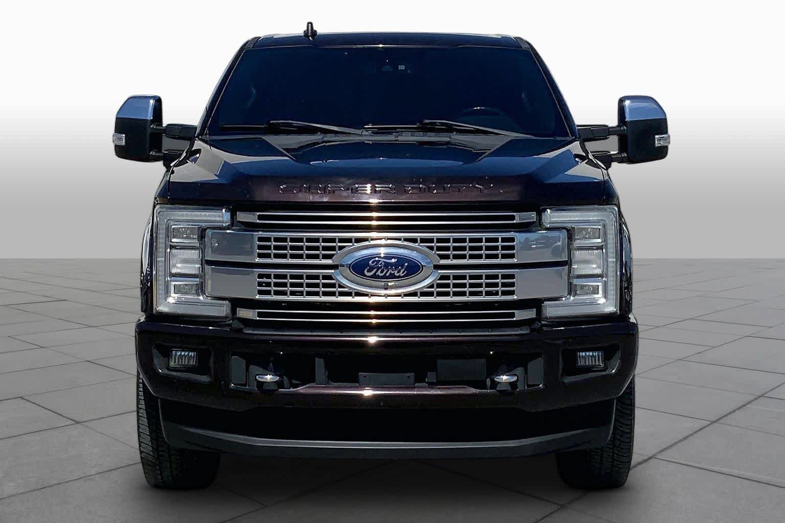 Certified 2019 Ford F250 Platinum w/ Platinum Ultimate Package AWD/4WD image 4