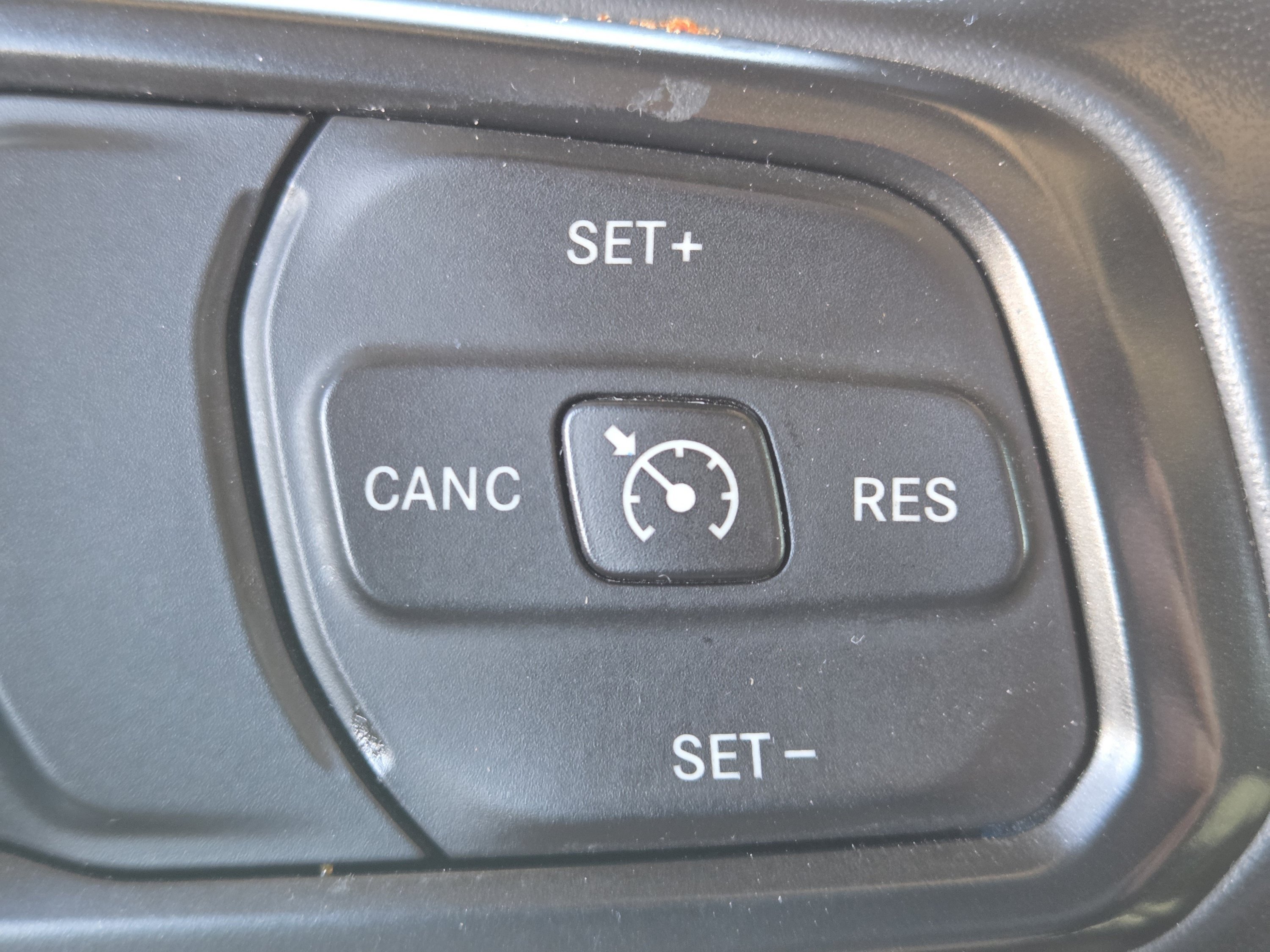 Used 2022 Jeep Gladiator Sport AWD/4WD image 11