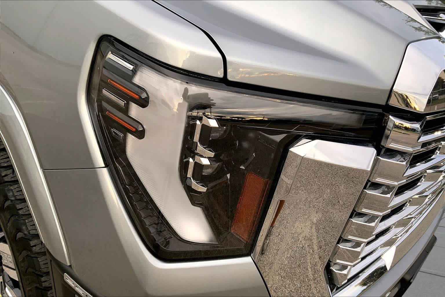 Used 2024 GMC Sierra 2500 Denali w/ Denali Reserve Package AWD/4WD image 28