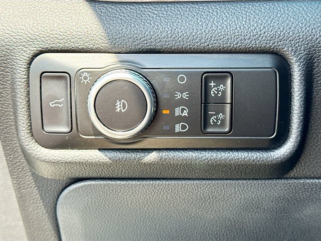 Certified 2023 Ford Explorer Limited w/ Limited Technology Package AWD/4WD image 16