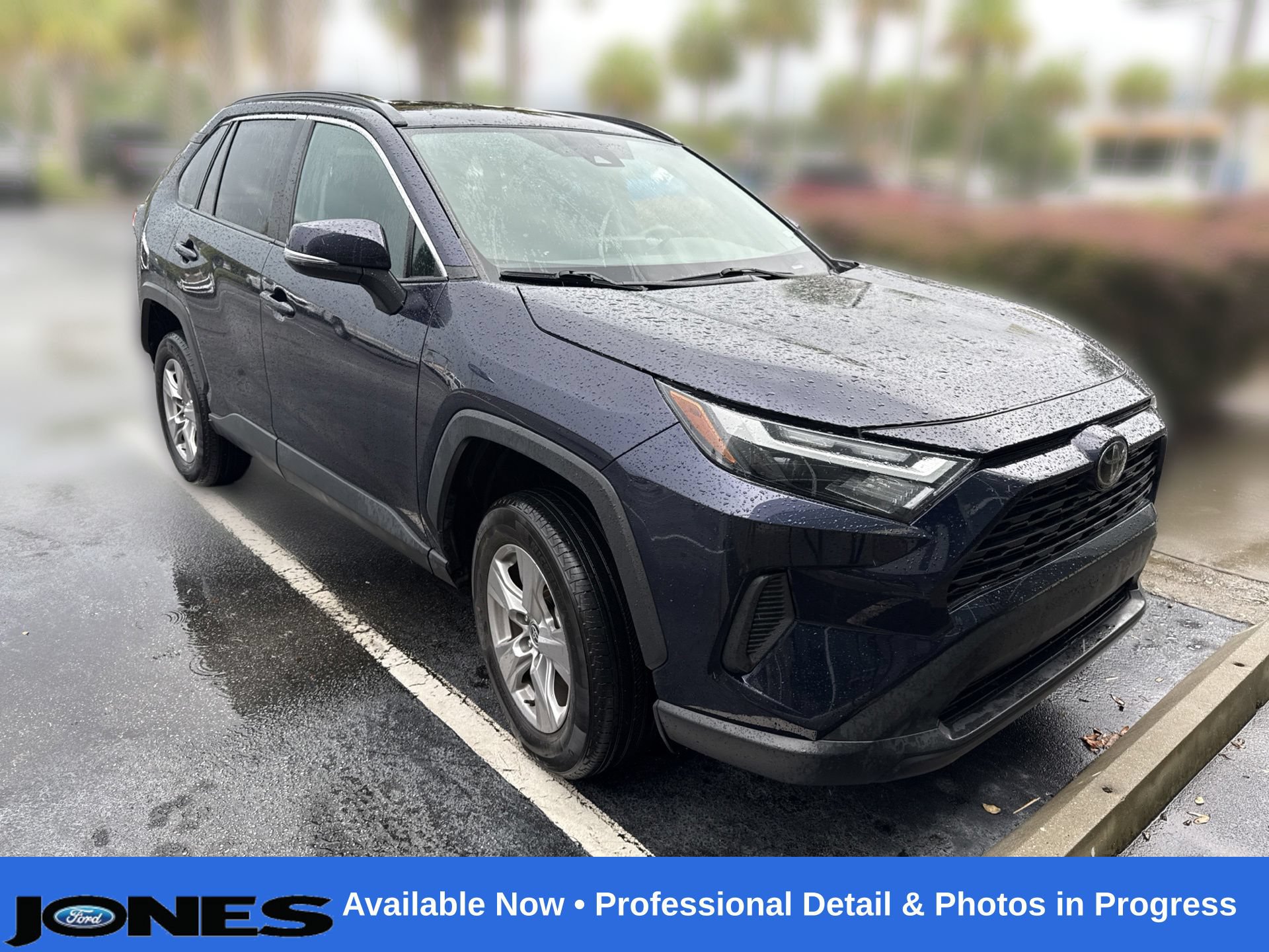 Used 2025 Toyota RAV4 XLE FWD image 1