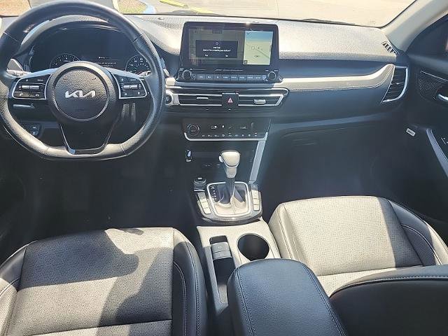 Used 2023 Kia Seltos SX w/ SX Sunroof Package image 5