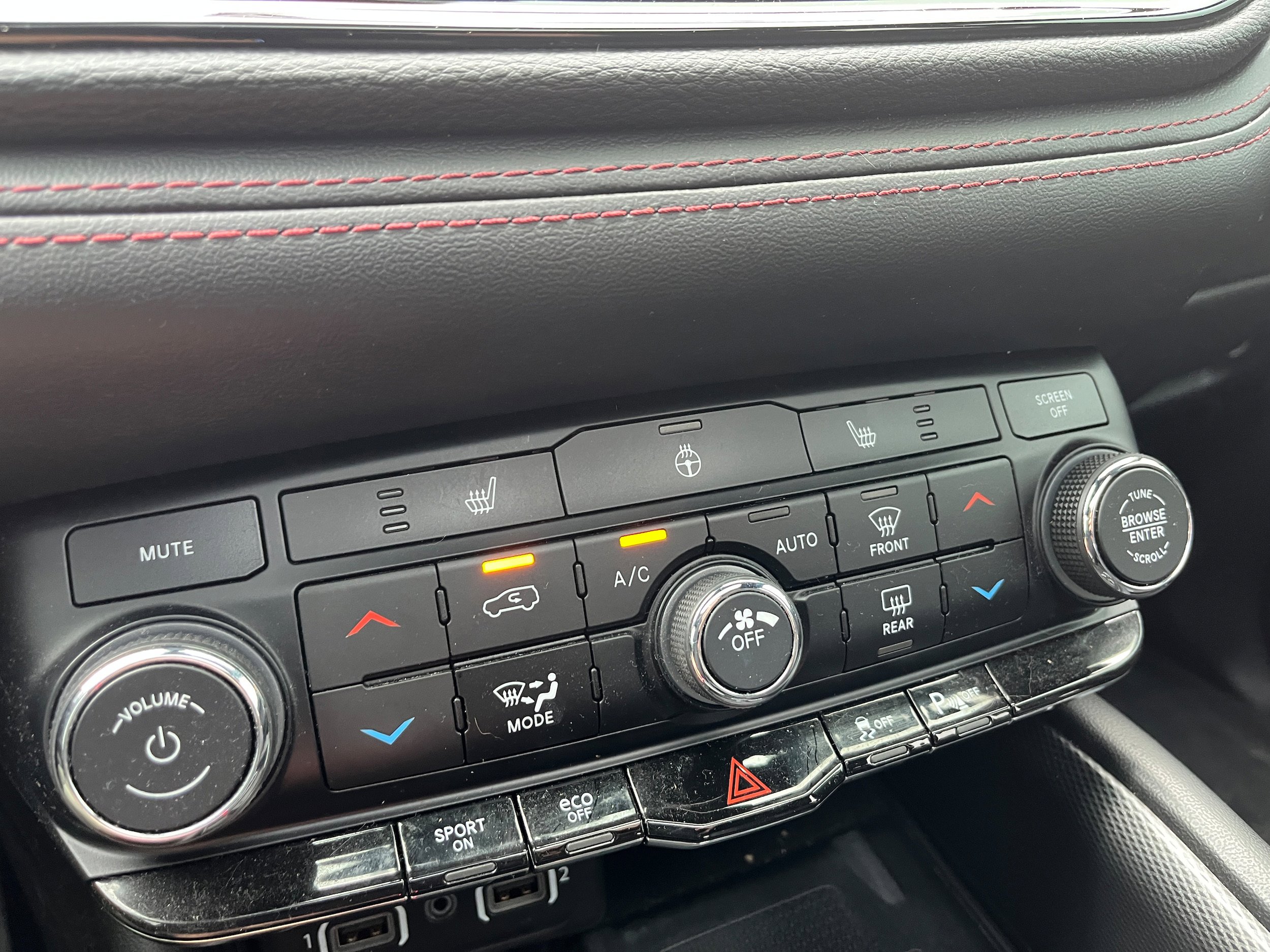 Used 2021 Dodge Durango R/T w/ Blacktop Package AWD/4WD image 18