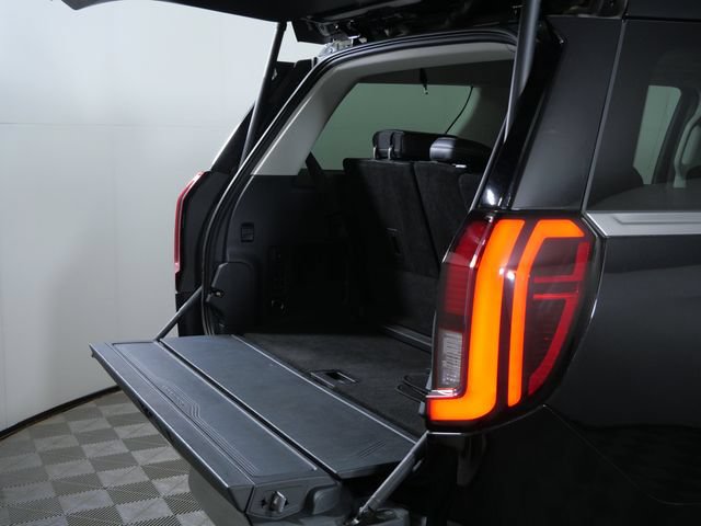 Certified 2025 Ford Expedition Platinum w/ Driver's Package AWD/4WD image 10