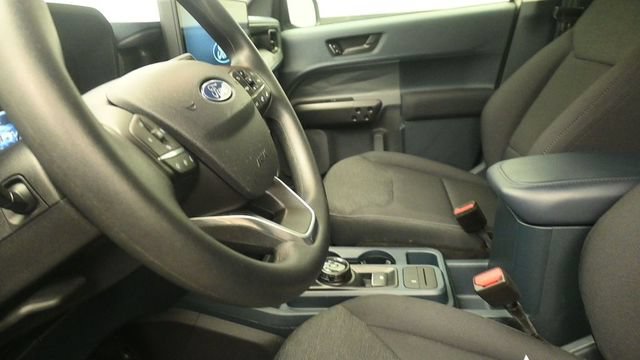 Certified 2025 Ford Maverick XL FWD image 19
