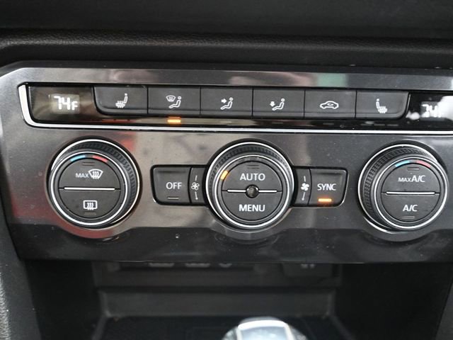 Used 2020 Volkswagen Tiguan SE w/ Panoramic Sunroof Package image 21