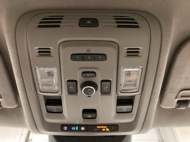 Used 2024 Cadillac Escalade Premium Luxury Platinum AWD/4WD image 19