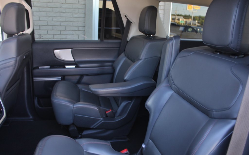 Certified 2025 Ford Expedition Active RWD image 17